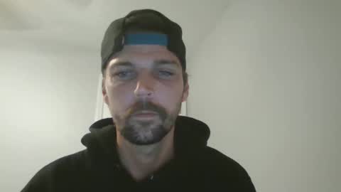 Snapshot of jholls chatting on 02/26/25, 02:15 jholls online show from 02/26/25, 02:15