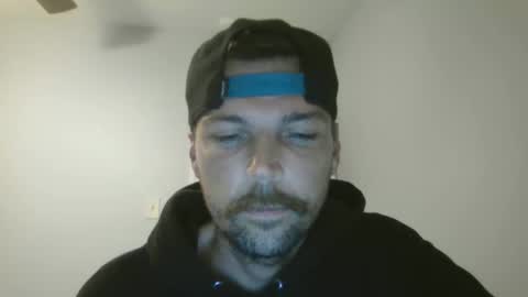 Snapshot of jholls chatting on 09/13/25, 07:13 jholls online show from 09/13/25, 07:13