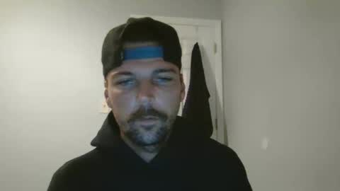 Snapshot of jholls chatting on 11/04/25, 09:03 jholls online show from 11/04/25, 09:03