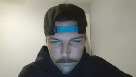 Snapshot of jholls chatting on 11/07/25, 02:22 jholls online show from 11/07/25, 02:22