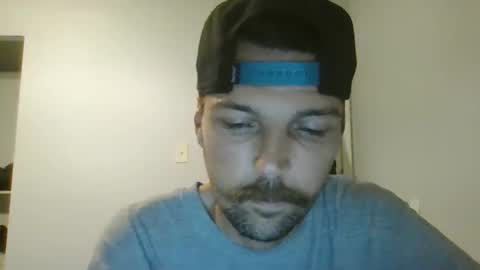 Snapshot of jholls chatting on 11/15/25, 03:26 jholls online show from 11/15/25, 03:26