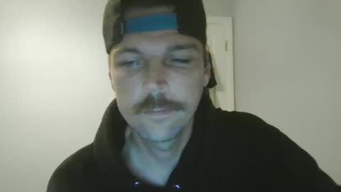 Snapshot of jholls chatting on 12/01/25, 04:50 jholls online show from 12/01/25, 04:50