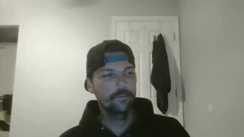 Snapshot of jholls chatting on 12/16/25, 04:17 jholls online show from 12/16/25, 04:17