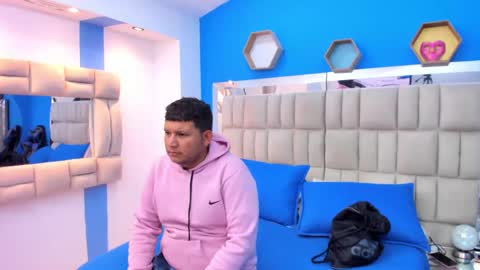 jhon_and_catalina online show from 10/11/25, 12:26