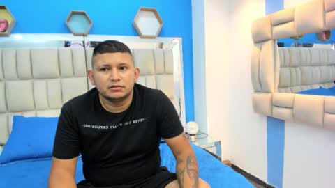 jhon_and_catalina online show from 10/23/25, 12:26