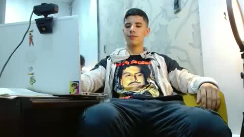 jhon online show from 10/23/25, 02:11