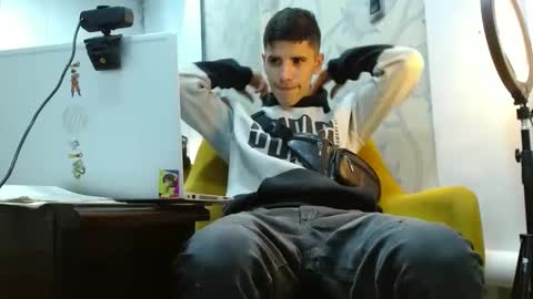 jhon online show from 10/24/25, 12:08