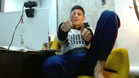 jhon online show from 10/28/25, 05:33