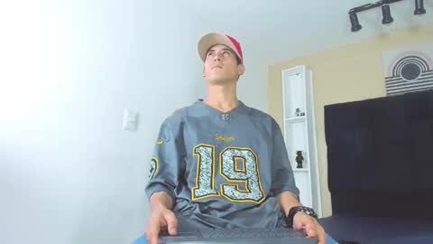 Snapshot of jhonn_rhyss chatting on 01/04/25, 02:35 Jhon online show from 01/04/25, 02:35