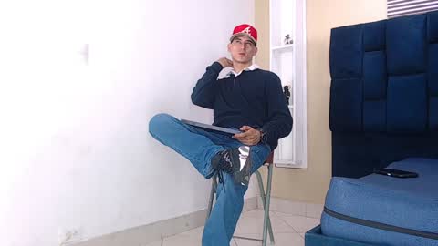 Snapshot of jhonn_rhyss chatting on 01/15/25, 02:17 Jhon online show from 01/15/25, 02:17