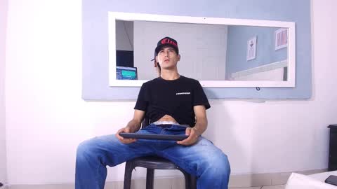 Snapshot of jhonn_rhyss chatting on 02/08/25, 02:15 Jhon online show from 02/08/25, 02:15