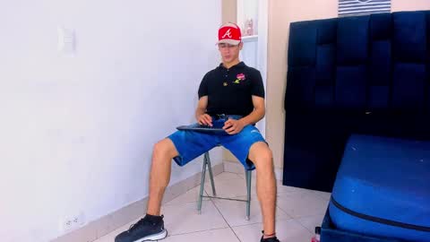 Snapshot of jhonn_rhyss chatting on 02/13/25, 02:12 Jhon online show from 02/13/25, 02:12