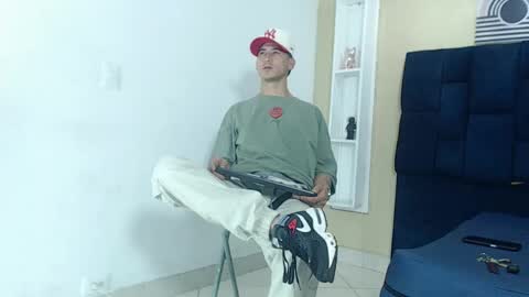 Snapshot of jhonn_rhyss chatting on 02/23/25, 07:49 Jhon online show from 02/23/25, 07:49