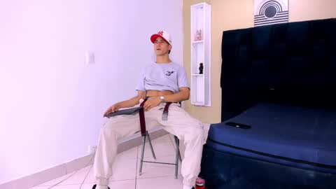 Snapshot of jhonn_rhyss chatting on 03/03/25, 01:42 Jhon online show from 03/03/25, 01:42