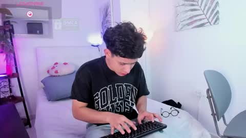 JHONNATHAN online show from 04/30/26, 11:05