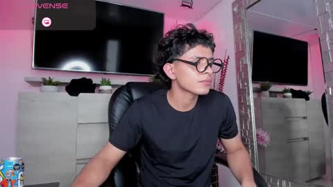 JHONNATHAN online show from 05/27/26, 08:17
