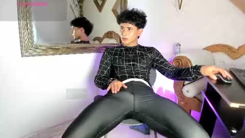 JHONNATHAN online show from 07/11/26, 09:05