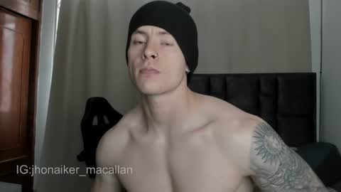 Snapshot of jhonny_macallan chatting on 07/01/26, 07:35 Jhonaiker online show from 07/01/26, 07:35