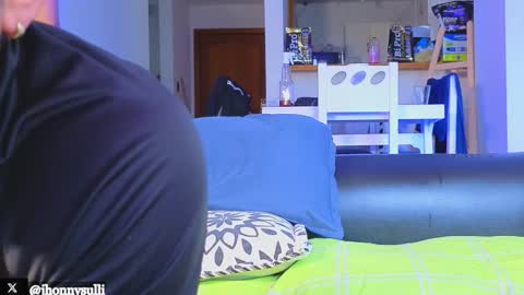 jhonny and friend online show from 10/12/25, 09:14