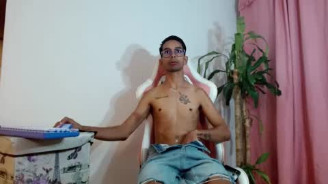 jhonsonvlatino online show from 07/11/26, 02:03