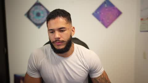 Snapshot of jhony_serna_ chatting on 02/01/25, 04:35 IG jhony serna IG Personal jonathanserna88 online show from 02/01/25, 04:35