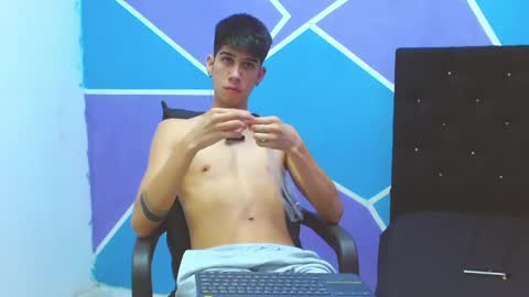 Snapshot of jhony_sex3 chatting on 12/14/24, 06:35 jhony_sex3 online show from 12/14/24, 06:35