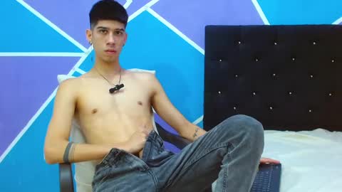 Snapshot of jhony_sex3 chatting on 01/04/25, 04:12 jhony_sex3 online show from 01/04/25, 04:12