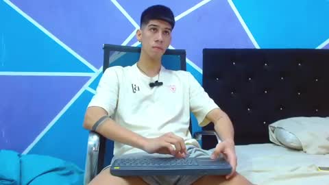 Snapshot of jhony_sex3 chatting on 02/03/25, 11:26 jhony_sex3 online show from 02/03/25, 11:26