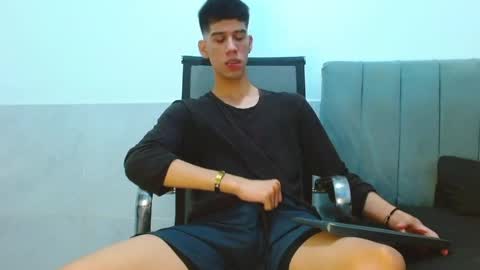 jhony_sex3 online show from 04/22/26, 07:22