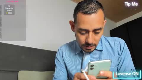 Jhony Alzate online show from 06/23/26, 03:26