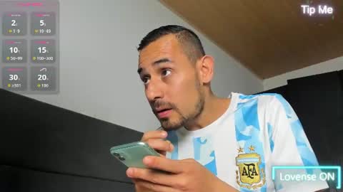 Jhony Alzate online show from 07/19/26, 04:16