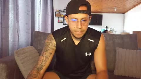 Snapshot of jhonylatin_ chatting on 05/27/26, 12:13 Jhony online show from 05/27/26, 12:13