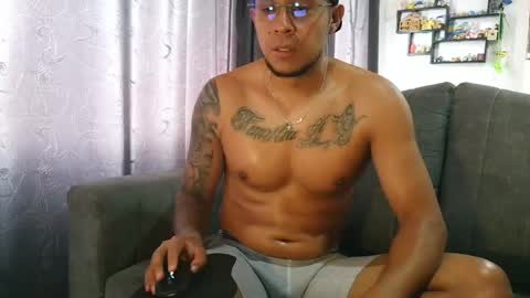 Snapshot of jhonylatin_ chatting on 06/02/26, 02:52 Jhony online show from 06/02/26, 02:52