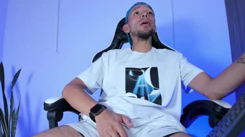 Snapshot of jhors_silv chatting on 09/21/25, 11:28 Jhors online show from 09/21/25, 11:28