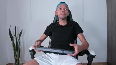 Snapshot of jhors_silv chatting on 10/04/25, 06:50 Jhors online show from 10/04/25, 06:50