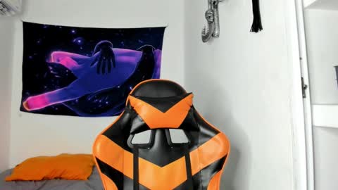 jhosep_hamilton online show from 10/10/25, 10:47