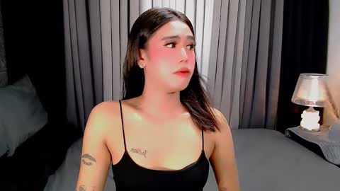 Snapshot of jhuliana_and_charles_room chatting on 10/26/25, 05:13 jhuliana_and_charles_room online show from 10/26/25, 05:13