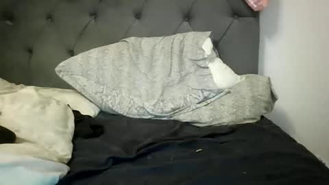 jhyde92 online show from 12/18/25, 01:22