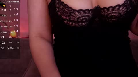 jia_lisaa online show from 10/05/25, 03:27