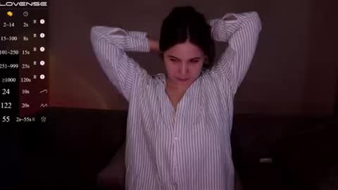 jia_lisaa online show from 07/08/26, 11:37