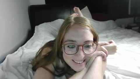 Snapshot of jilliangiselle chatting on 06/18/26, 04:46 jilliangiselle online show from 06/18/26, 04:46