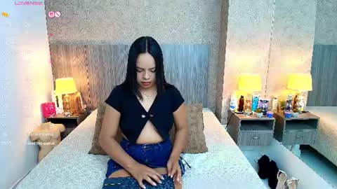 Jimena Salazar online show from 06/25/26, 07:07