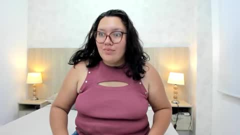 Snapshot of jimena_sandoval chatting on 12/17/25, 07:31 Jimena online show from 12/17/25, 07:31