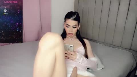 Snapshot of jimenna__ chatting on 01/18/25, 04:48 jimenna online show from 01/18/25, 04:48