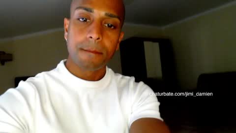 Snapshot of jimi_damien chatting on 05/20/26, 04:35 JD online show from 05/20/26, 04:35