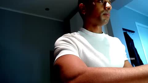 Snapshot of jimi_damien chatting on 06/11/26, 04:38 JD online show from 06/11/26, 04:38