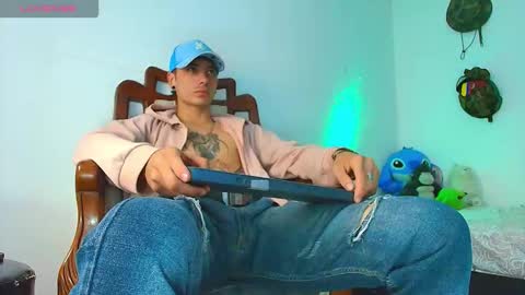 Jimm  Independent Model  online show from 02/06/26, 03:44