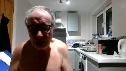 Snapshot of jimmybenido chatting on 01/16/25, 05:33 Jim Redgewell online show from 01/16/25, 05:33