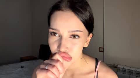 Kate online show from 05/04/26, 01:29