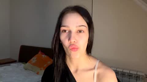 Kate online show from 05/05/26, 01:30